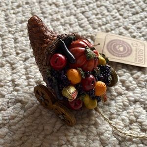 Boyd’s collectible Cornucopia. Full of Boyd’s charm. With Tag.